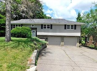 1404 Arch Dr, Vestal, NY 13850