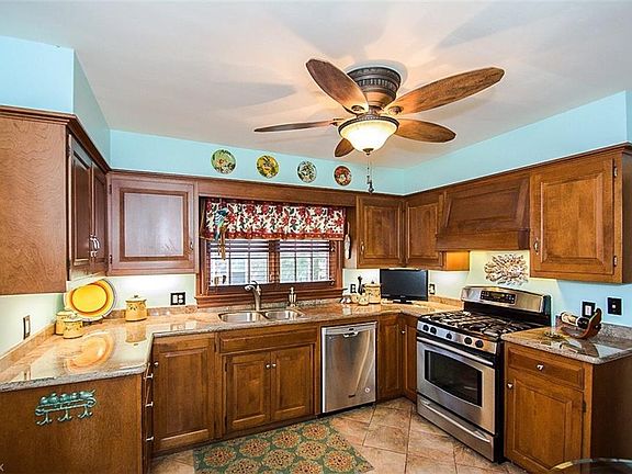 5th image of 712 Palisades Dr
