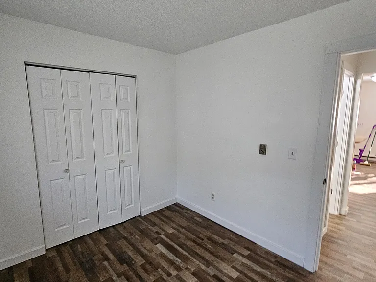 1260 Oakview Dr #4 — Photo 15