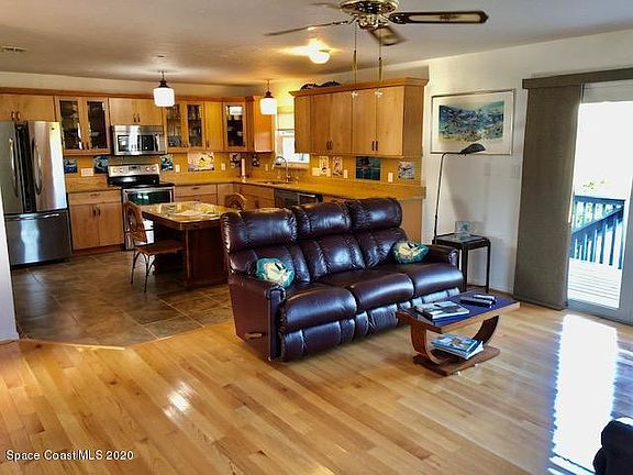 4th image of 5065 Palm Dr