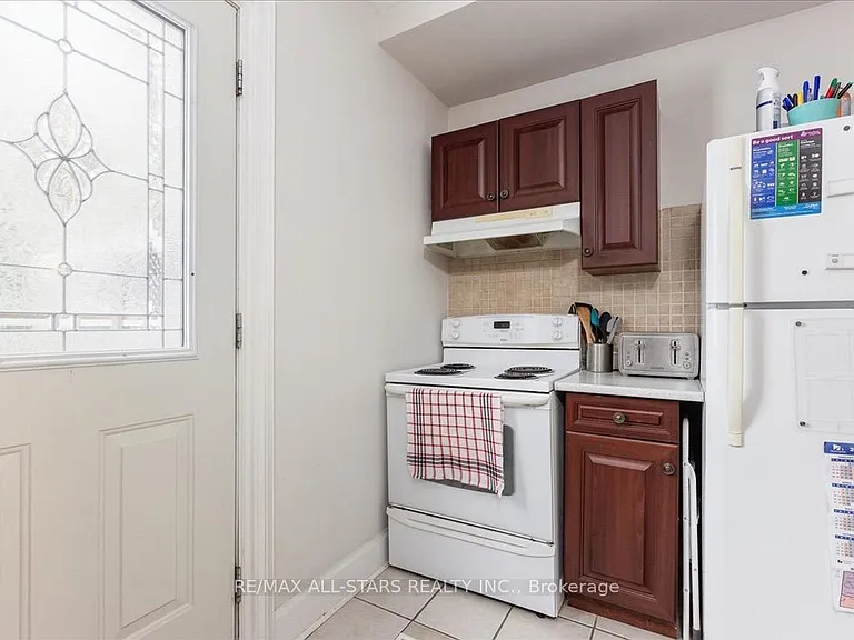 387 Ontario St #MAIN FLOOR — Photo 9