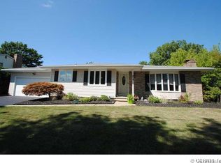 579 Bay View Rd, Rochester, NY 14609