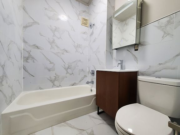 5th image of 24 Belvidere Ave #2E