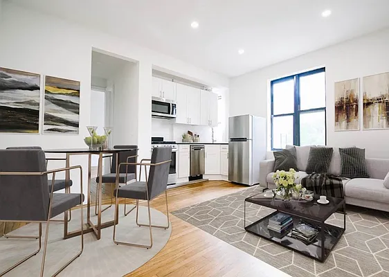 Rented by MOTION New York | media 8