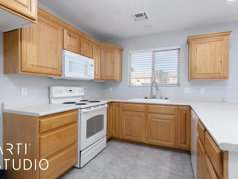717 W Hafen Ln #6A — Photo 5