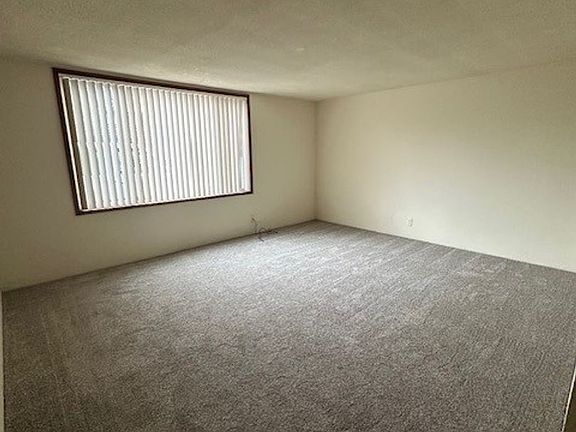 3rd image of 25 W 30th Ave APT 4