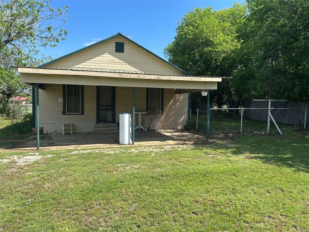 109 Harrison Ave, Newcastle, TX - View 5