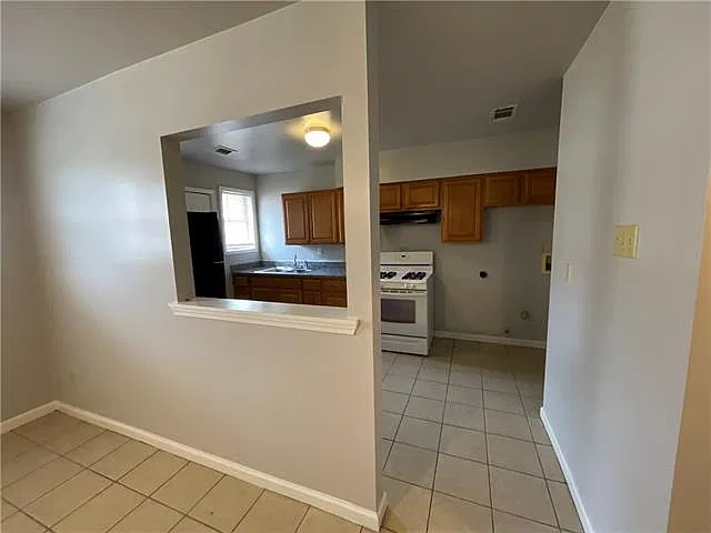 1225 Harrison Ave — Photo 8