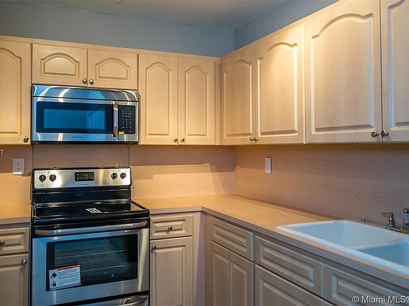 4th image of 8251 NW 8th St APT 303