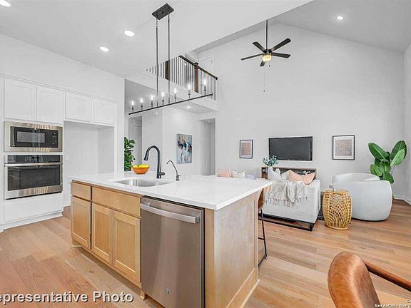 2nd image of 2918 Sussex Park