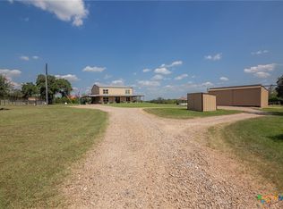 457 Suncrest Ln, Victoria, TX 77905