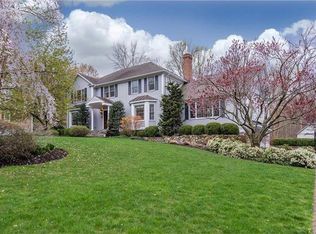 10 Stonewall Ln, Monroe, CT 06468