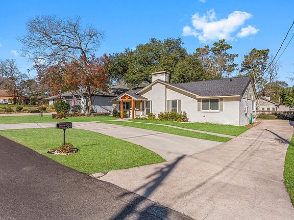 3rd image of 56 Greentree Ln