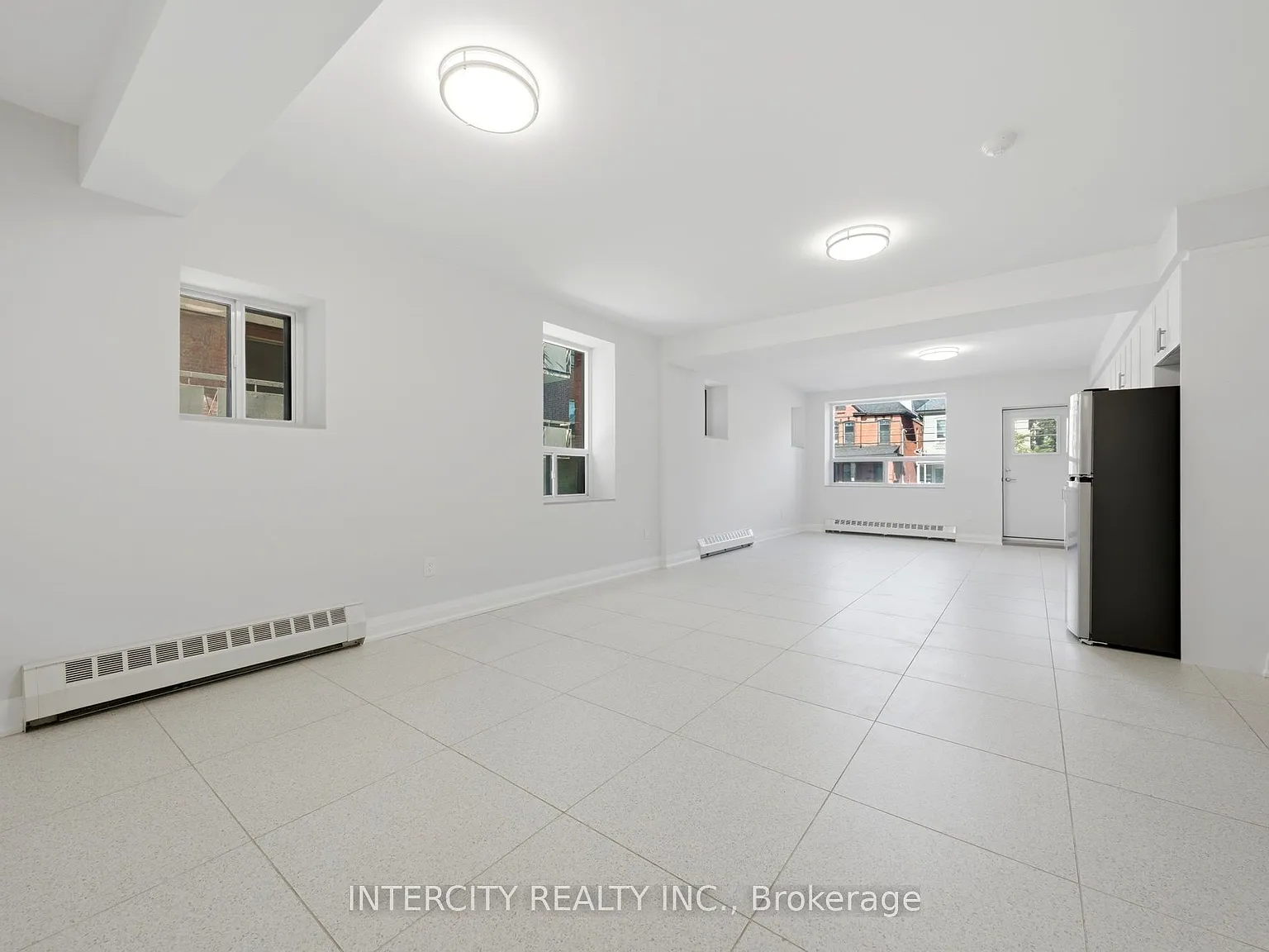 2 bed, $1,695 — Photo 3