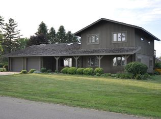 99 Sherwood Park Dr, Okabena, MN 56161