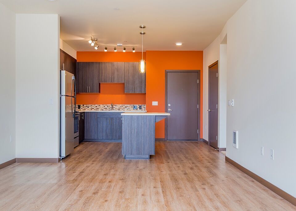 1st image of 736 8th Ave NE Unit 508