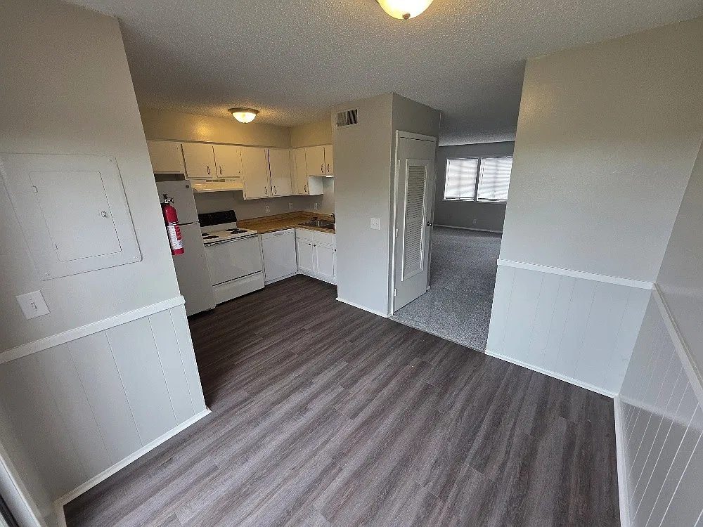 2 bed, 1.5 bath, 992 sqft, $1,150 — Photo 2