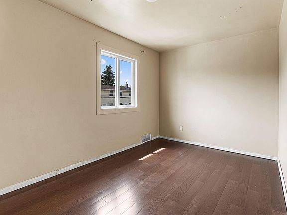 3rd image of 12988 122b Ave NW #110