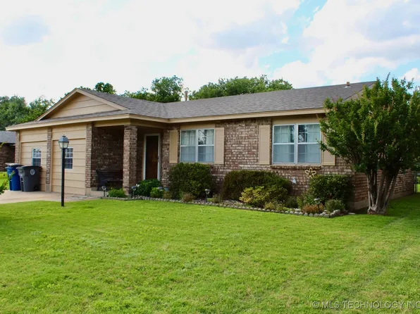 12329 E 18th St, Tulsa, OK 74128