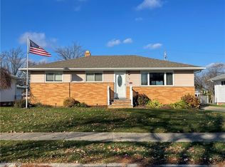 73 E Clearview Ave, Seven Hills, OH