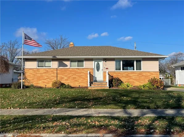 73 E Clearview Ave, Seven Hills, OH 44131