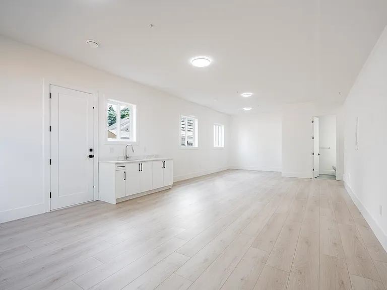 45945 Lewis Ave #LOWER A — Photo 3