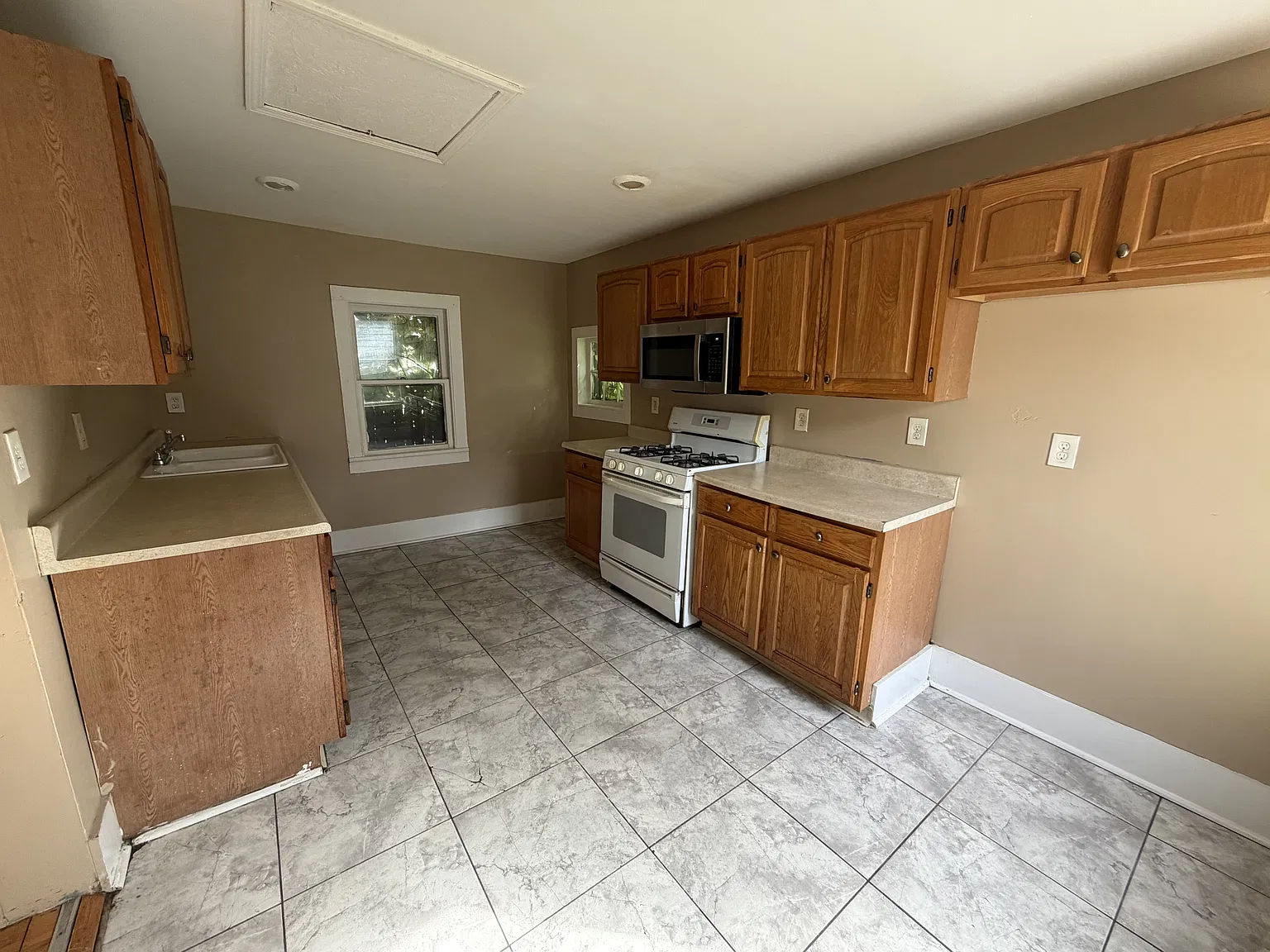 104 Warner Street -New Owner - 1 — Photo 3