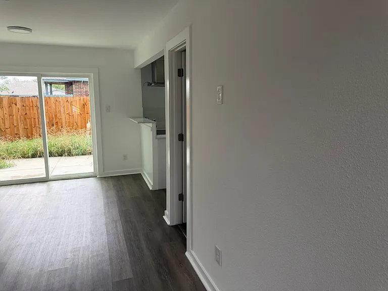 7651 Oak Chase #2 — Photo 50