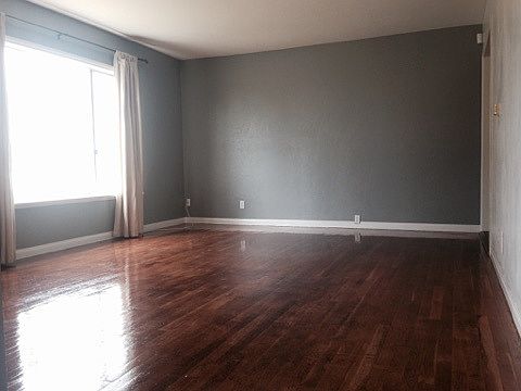 3rd image of 613 Monterey Dr