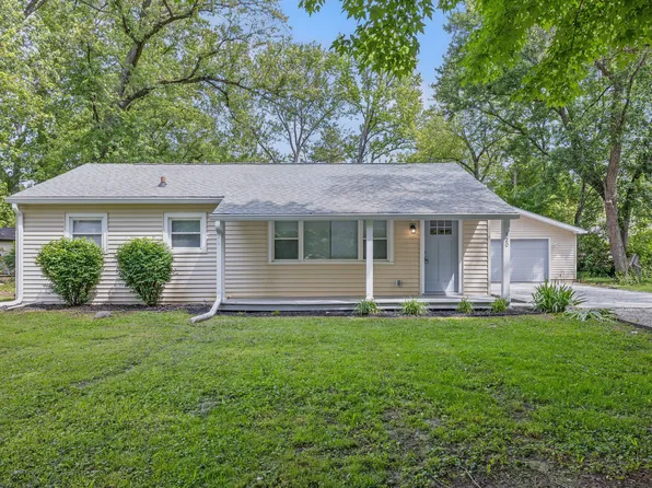 420 Vista Dr, Carmel, IN 46280