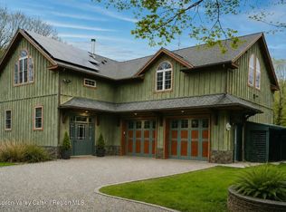 92 Fiddlers Bridge Rd, Staatsburg, NY 12580