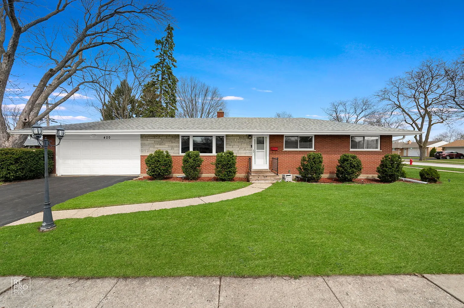 420 Berkshire Ln photo 1