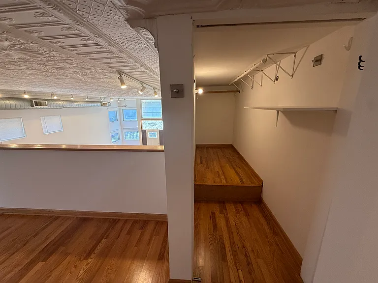 1237 N Noble St #1F — Photo 12