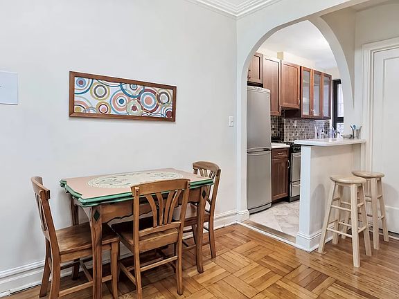 5th image of 255 W 23rd St APT 1BW