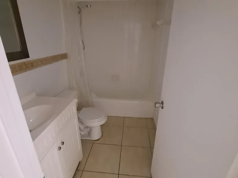 2360 SW Archer Rd #703 — Photo 11