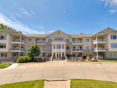 14100 Pinnacle Pointe Dr UNIT 202, Clive, IA, 50325
