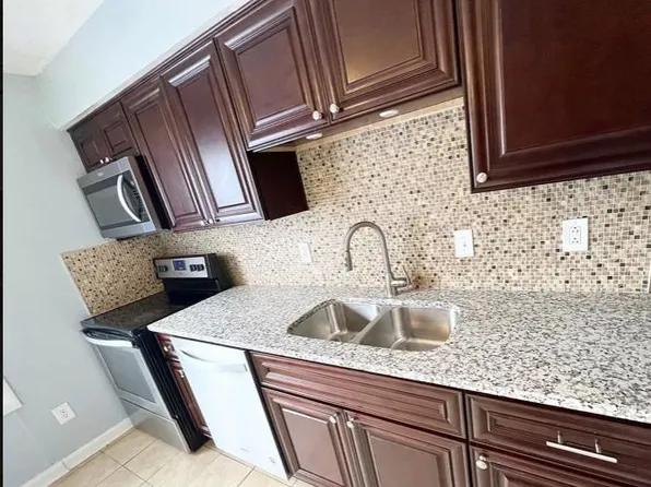 2139 Kimball Cir, Virginia Beach, VA 23455