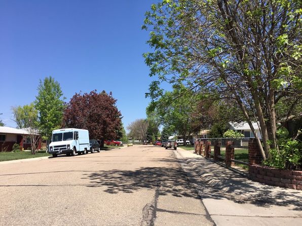 1768 Centennial Dr, Longmont, CO 80501