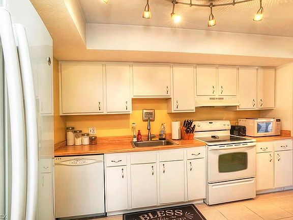 5th image of 3105 Bay Landing Dr Unit 6