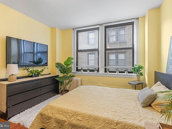 3rd image of 1324 Locust St APT 703