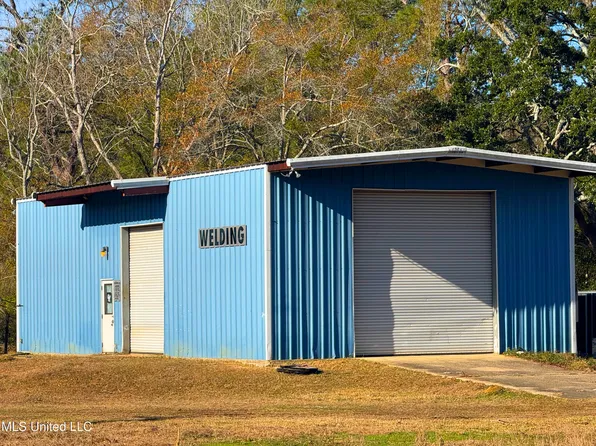 8735 Old Stage Rd, Moss Pt, MS 39562