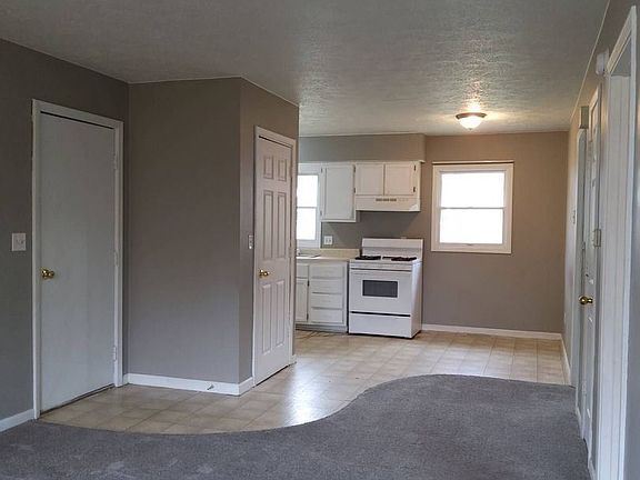 3rd image of 1822 Ashley Ct #B