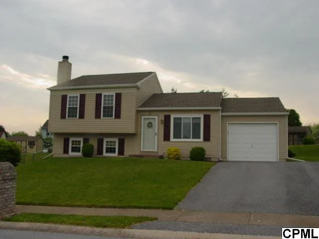 9 Cottage Ct photo 1