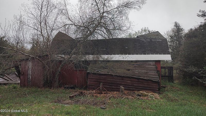 5th image of 102 Sinclair Road