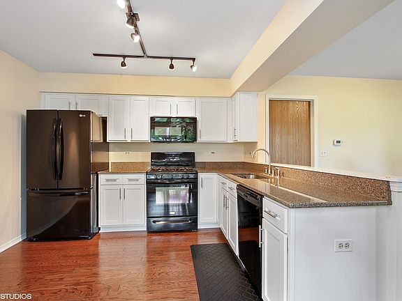 2nd image of 2424 Aspen Dr