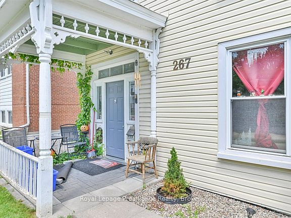 5th image of 267 Foster Ave