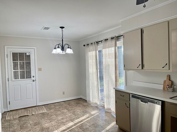 5th image of 603 N Louisville Ave