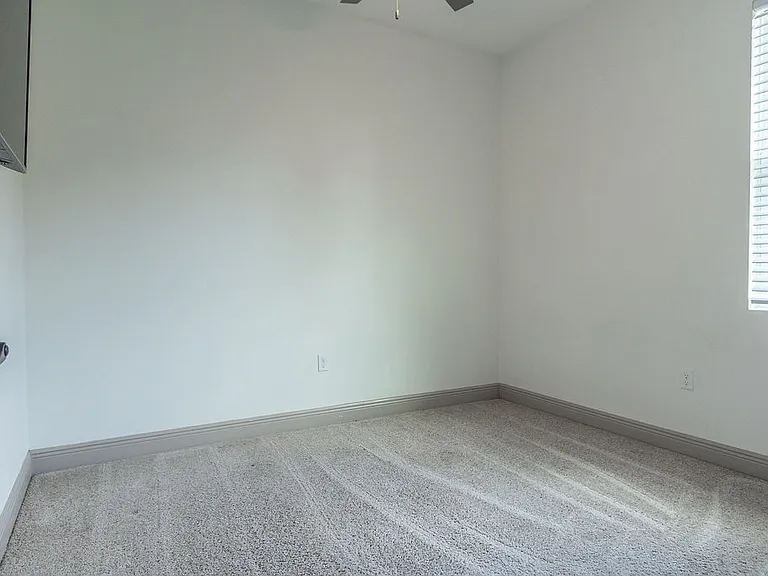 231 N Julia Ave — Photo 9