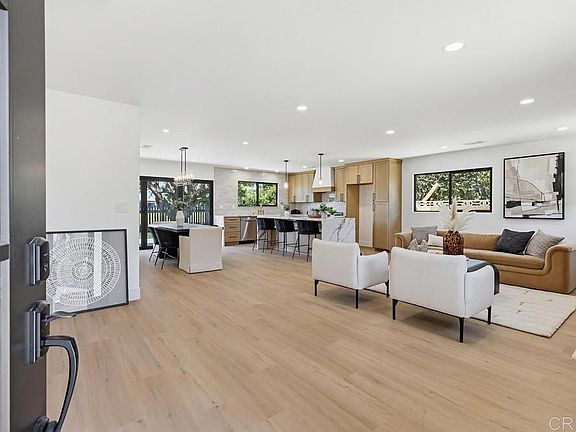 5th image of 909 San Pablo Dr