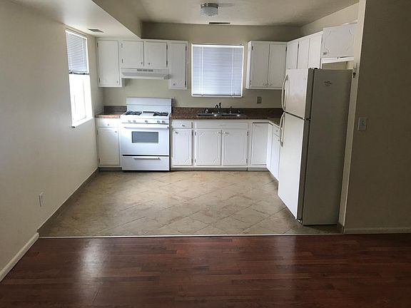 5th image of 415 S University St
